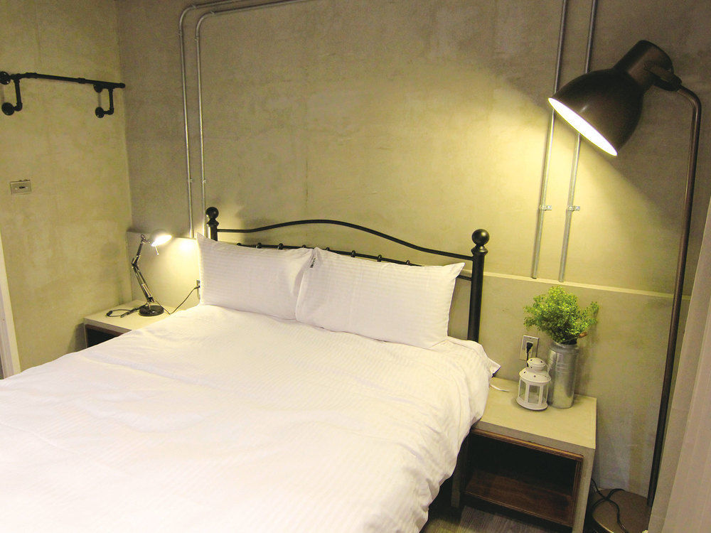 Loft Hostel Fengjia Taichung Buitenkant foto