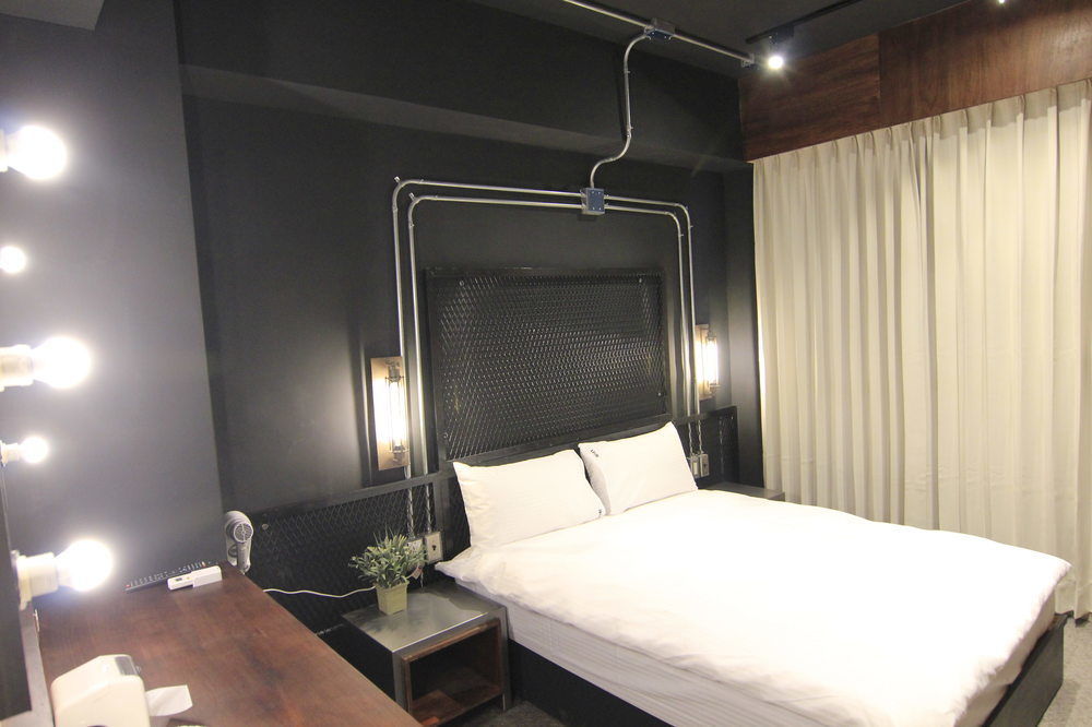 Loft Hostel Fengjia Taichung Buitenkant foto