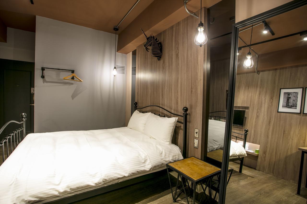 Loft Hostel Fengjia Taichung Buitenkant foto