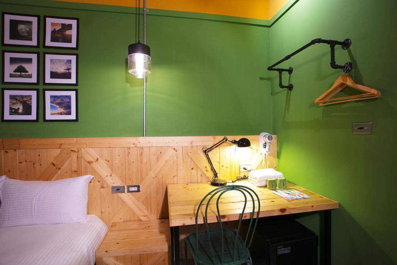 Loft Hostel Fengjia Taichung Buitenkant foto