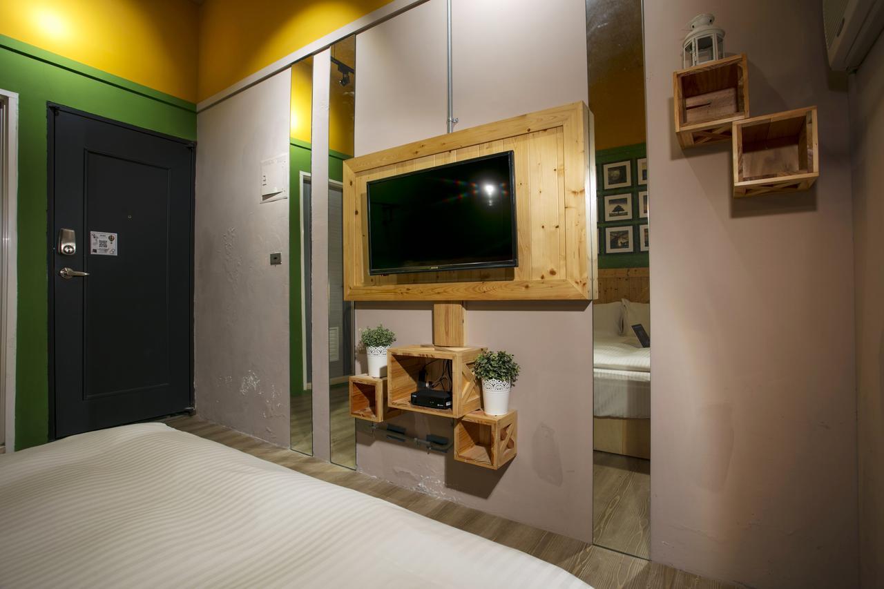 Loft Hostel Fengjia Taichung Buitenkant foto