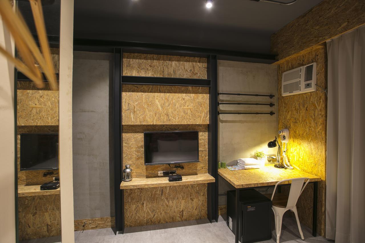 Loft Hostel Fengjia Taichung Buitenkant foto