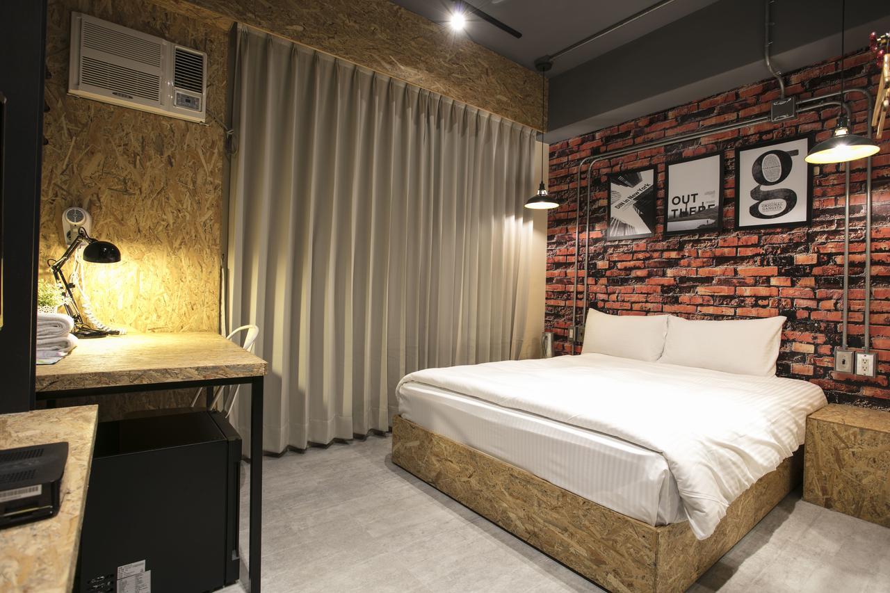 Loft Hostel Fengjia Taichung Buitenkant foto