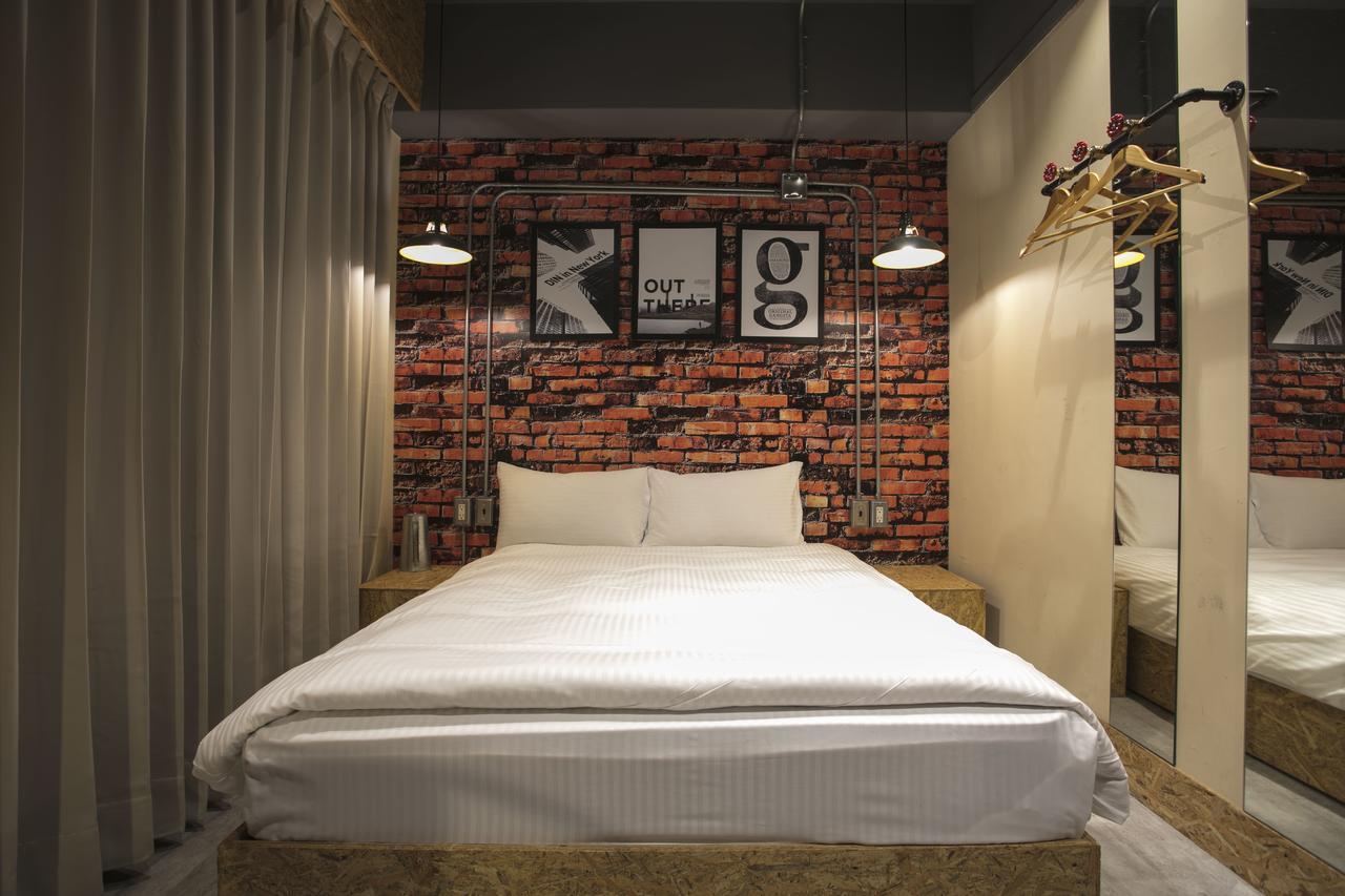 Loft Hostel Fengjia Taichung Buitenkant foto