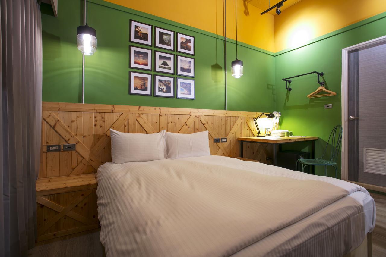 Loft Hostel Fengjia Taichung Buitenkant foto
