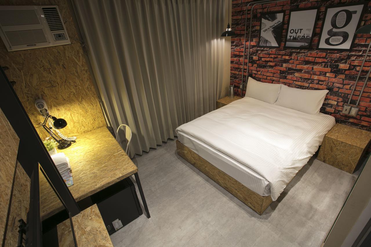 Loft Hostel Fengjia Taichung Buitenkant foto