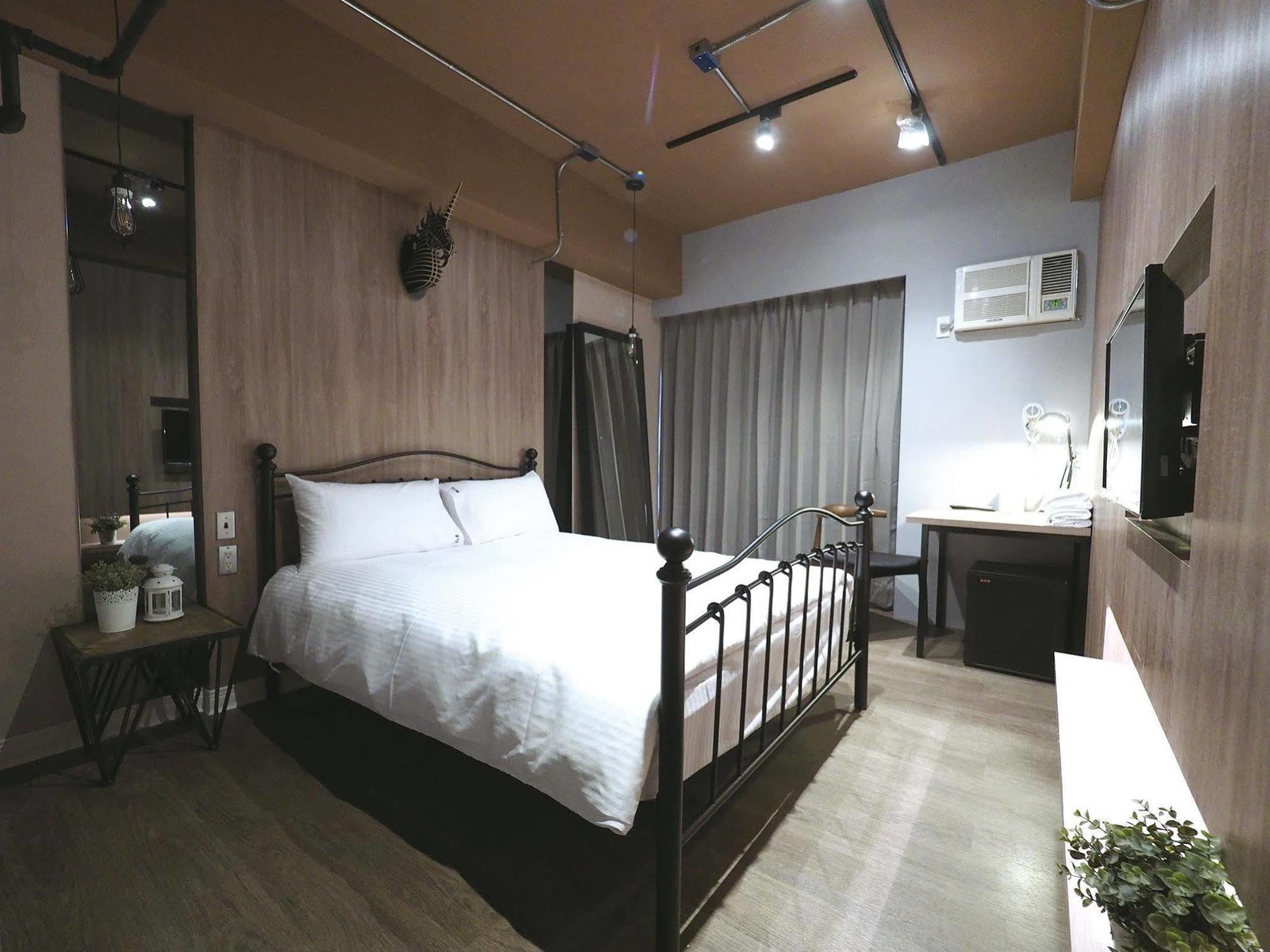 Loft Hostel Fengjia Taichung Buitenkant foto