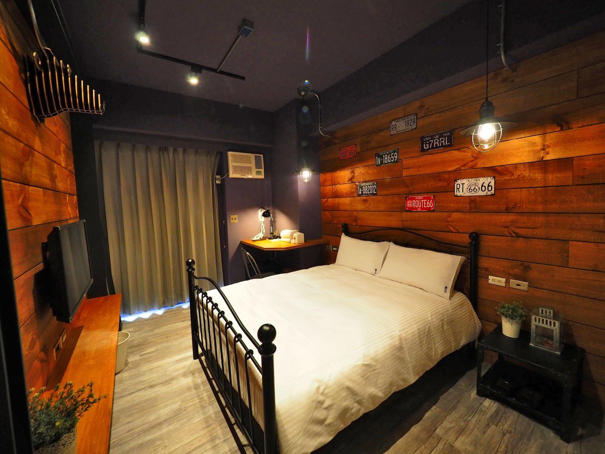 Loft Hostel Fengjia Taichung Buitenkant foto