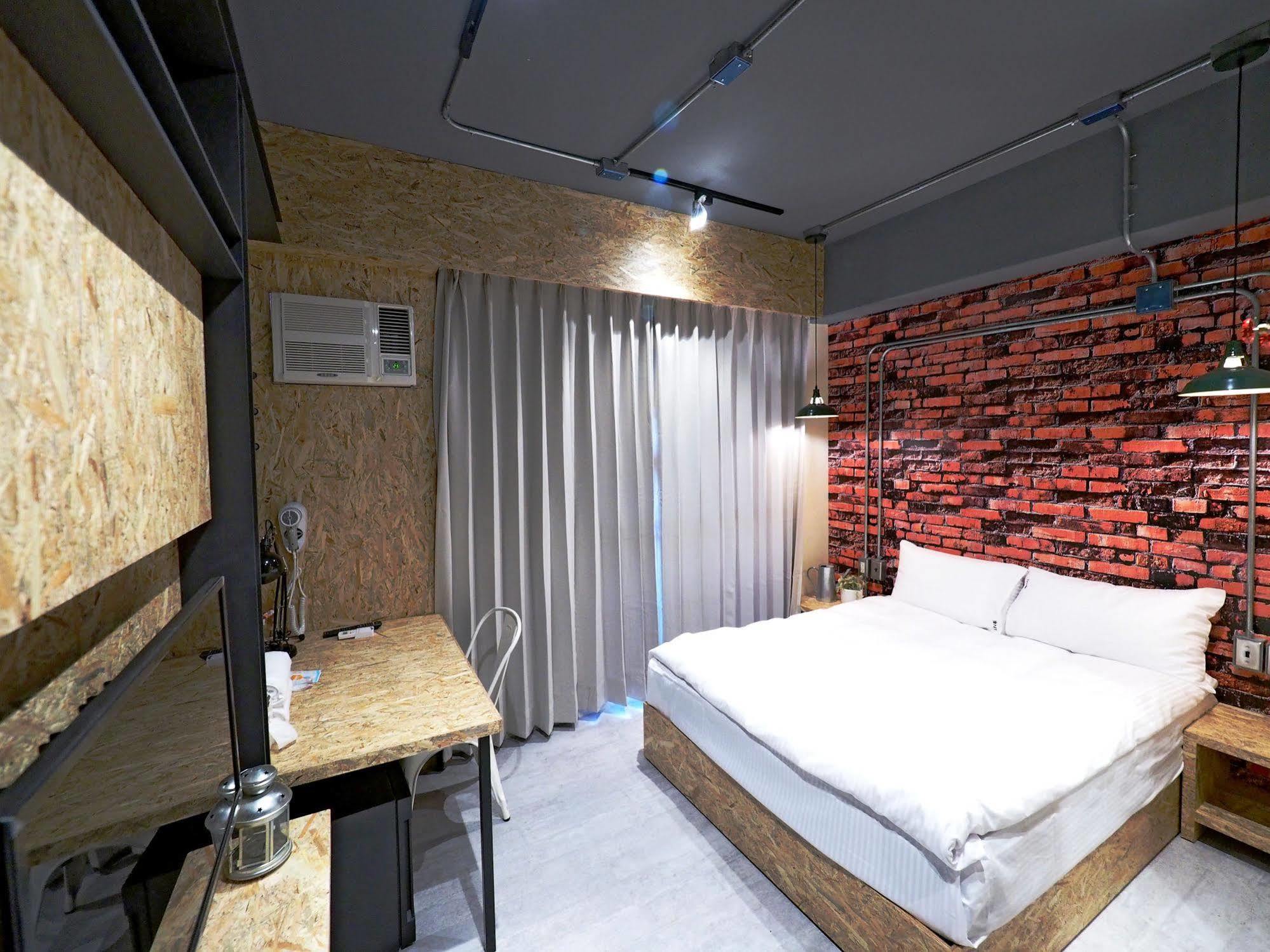 Loft Hostel Fengjia Taichung Buitenkant foto