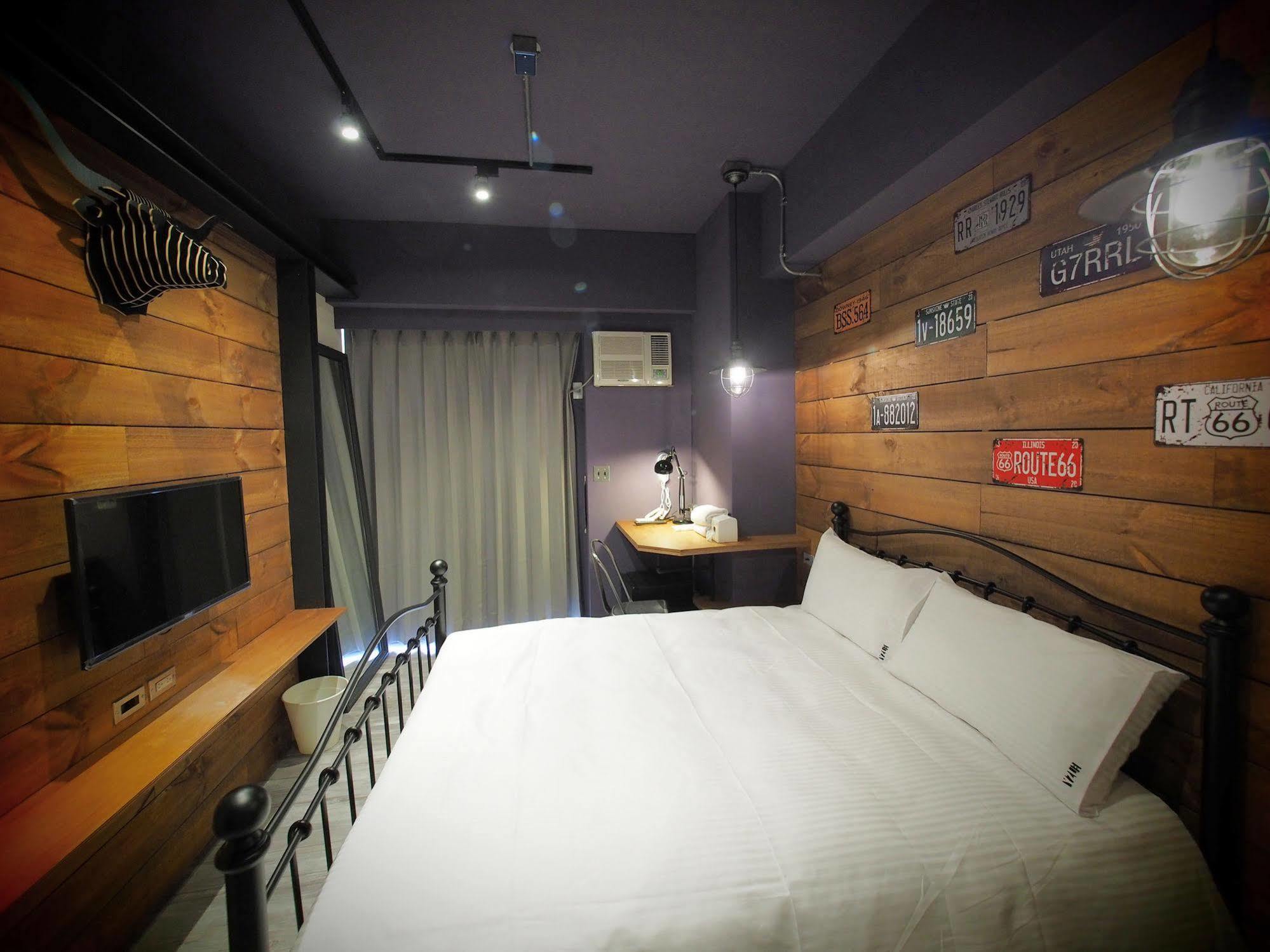 Loft Hostel Fengjia Taichung Buitenkant foto