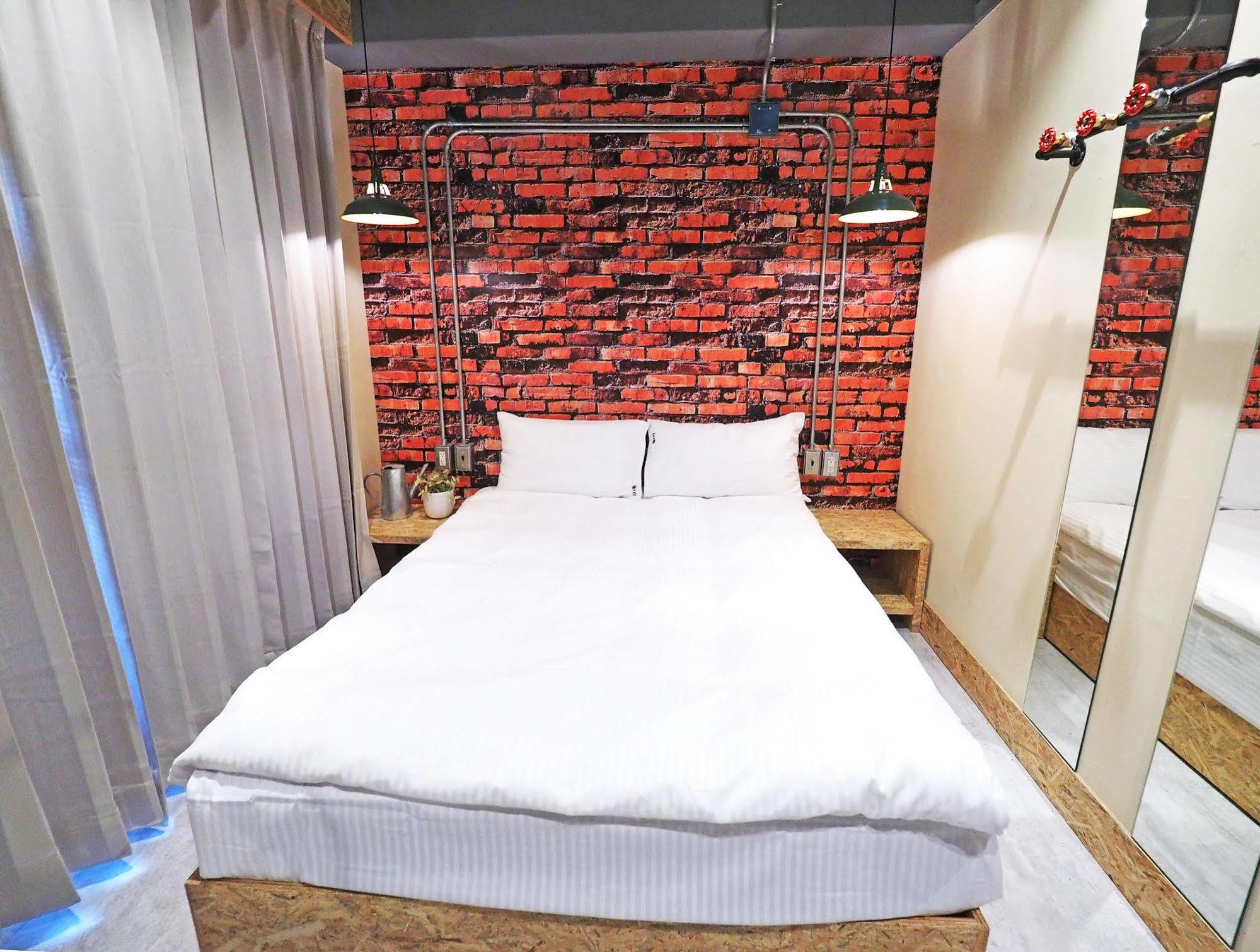 Loft Hostel Fengjia Taichung Buitenkant foto
