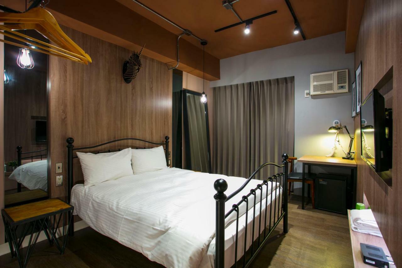 Loft Hostel Fengjia Taichung Buitenkant foto