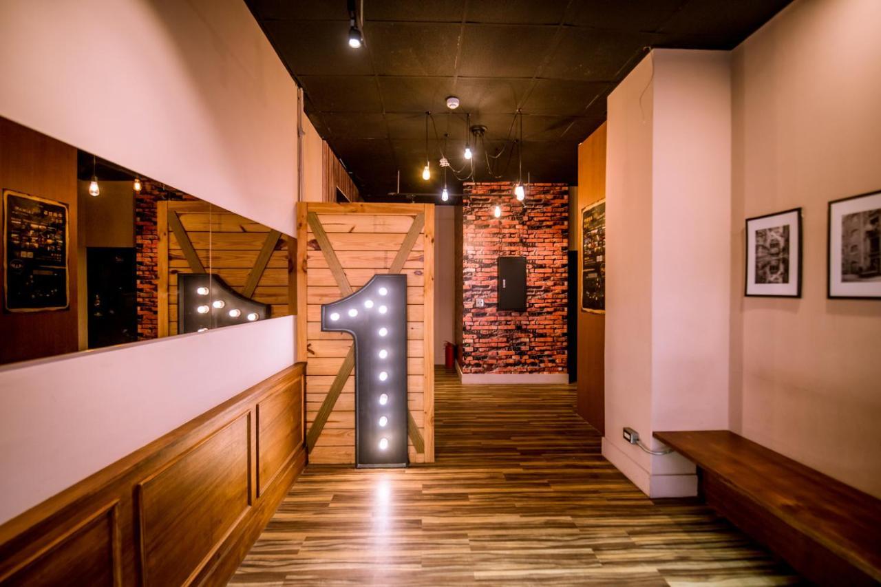 Loft Hostel Fengjia Taichung Buitenkant foto